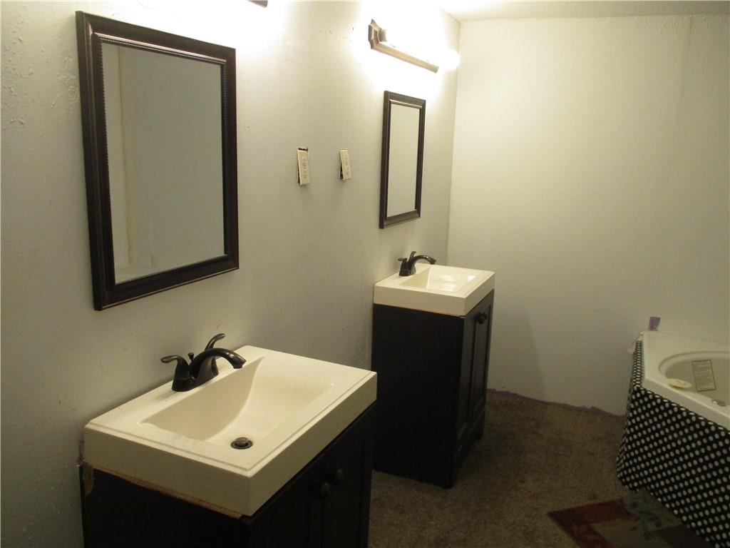 197 Southwest 92nd Terrace Columbus, KS 66725 - Photo 22 of 35