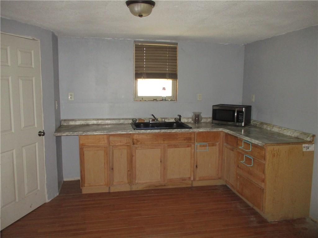 197 Southwest 92nd Terrace Columbus, KS 66725 - Photo 32 of 35