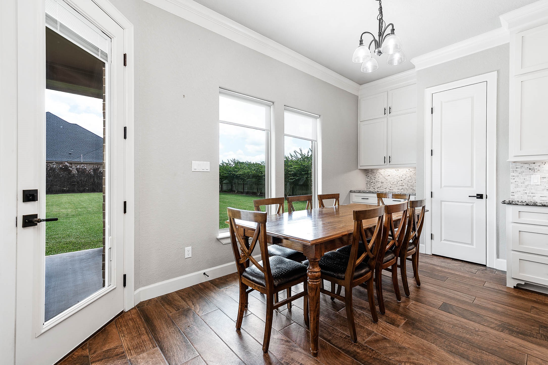 720 Rustic Oaks Drive Angleton, TX 77515 - Photo 12 of 35