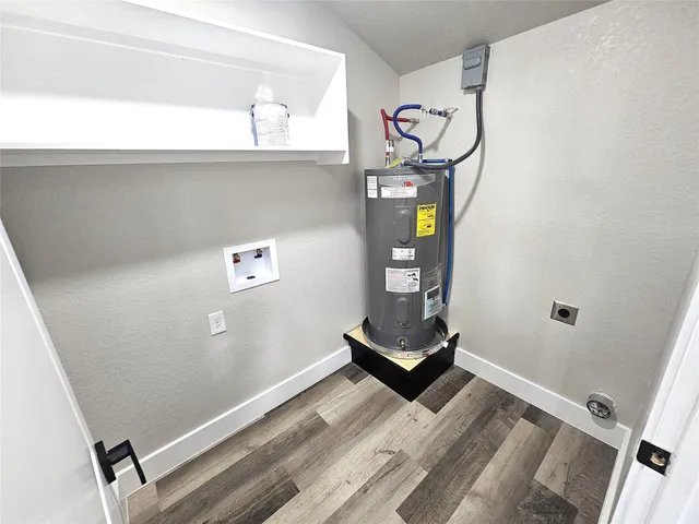 a view of utility room