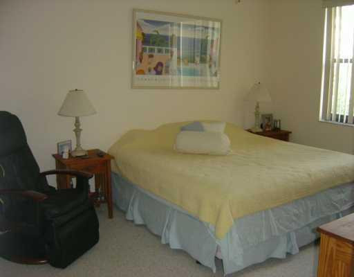 519 Racquet Club Road, Unit 51 Weston, FL 33326 - Photo 7 of 8 Bedroom Master