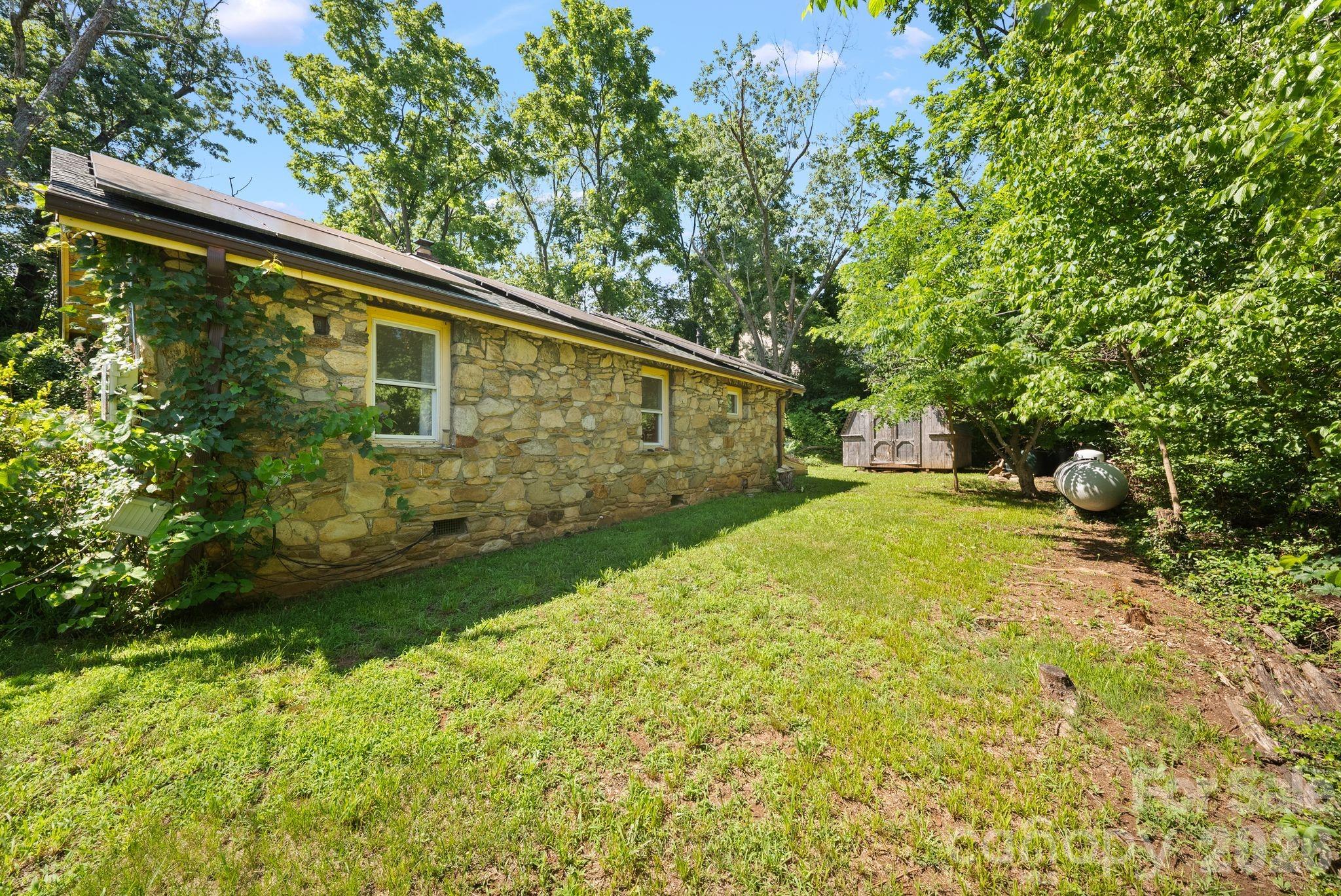 78 Green Oak Road Asheville, NC 28804 - Photo 1 of 26