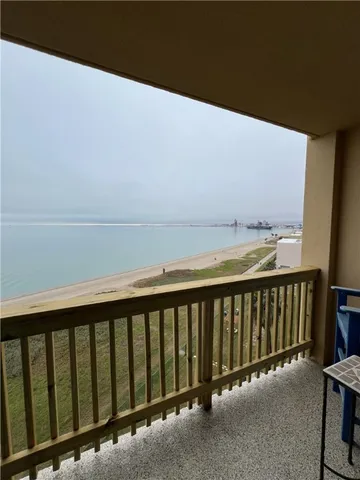 $1,400 | 4000 Surfside Boulevard, Unit 702, Corpus Christi, TX 78402