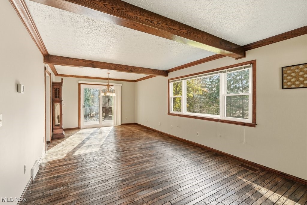 828 Center Road Hinckley, OH 44233 - Photo 8 of 50 Gallery Image 8