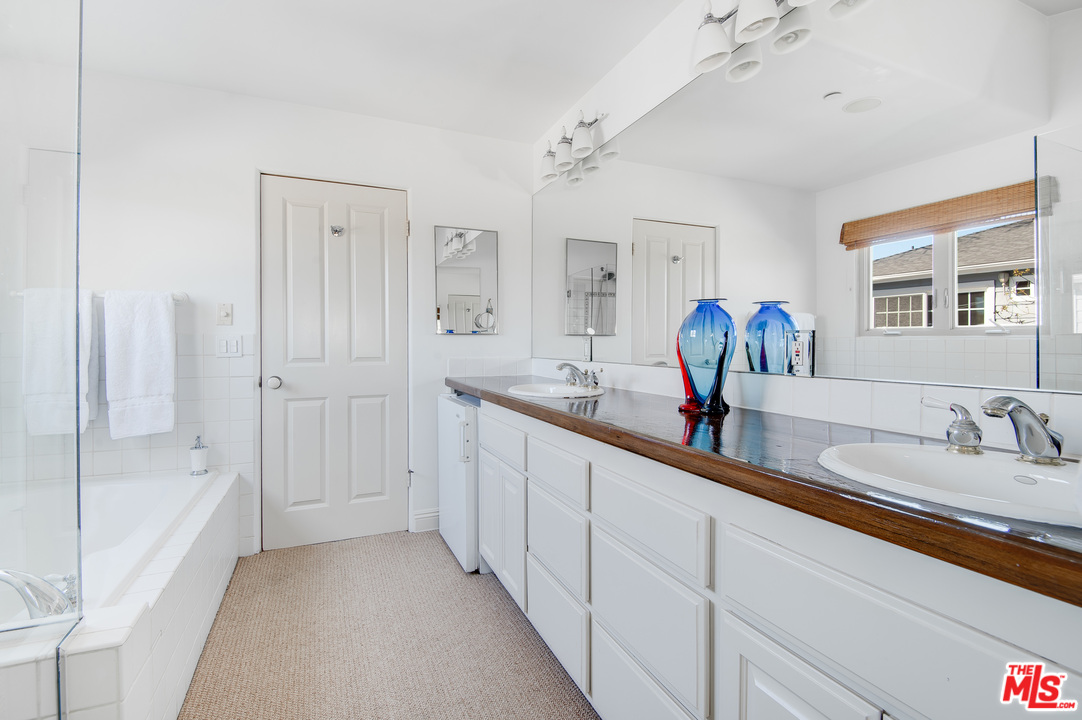 1912 Lookout Road Malibu, CA 90265 - Photo 21 of 43 Gallery Image 21