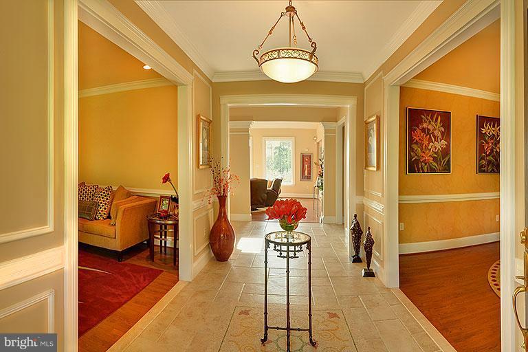 5764 Varzara Road Marshall, VA 20115 - Photo 8 of 19 Foyer