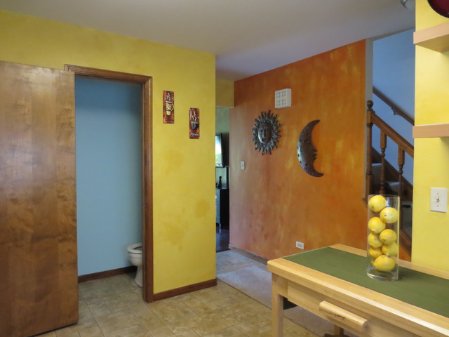14820 South Penn Road Plainfield, IL 60544 - Photo 9 of 25 a room with a door