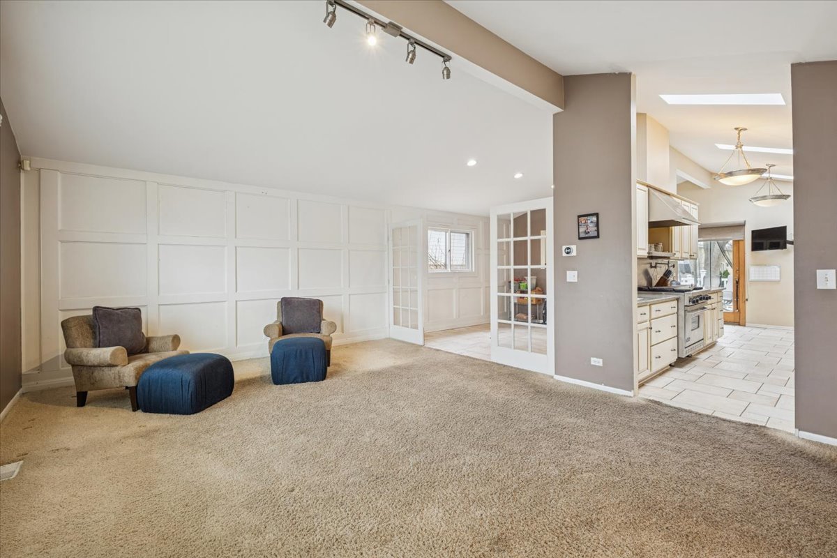 1908 McCraren Road Highland Park, IL 60035 - Photo 8 of 37