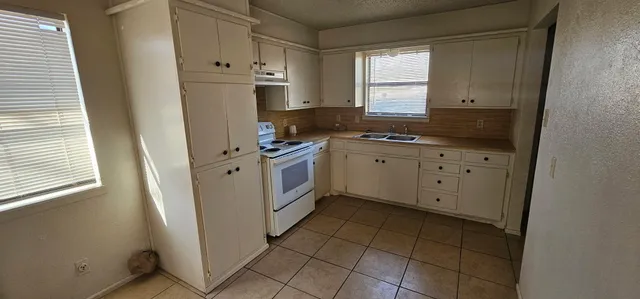 $1,150 | 2318 33rd Street, Lubbock, TX 79411