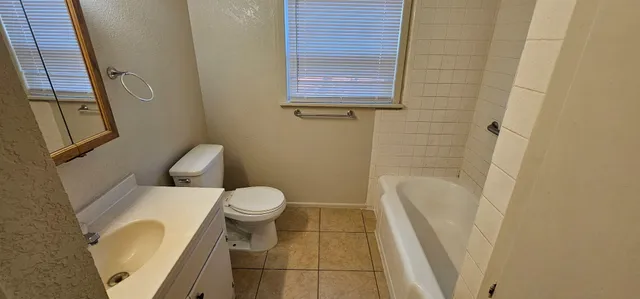 $1,150 | 2318 33rd Street, Lubbock, TX 79411