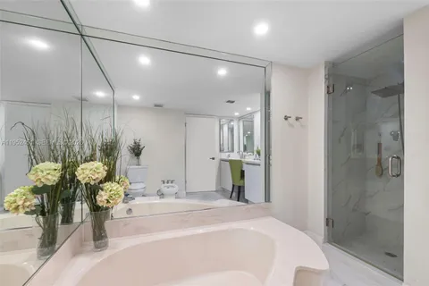 $355,000 | 4000 Towerside Terrace, Unit 2005, Miami, FL 33138