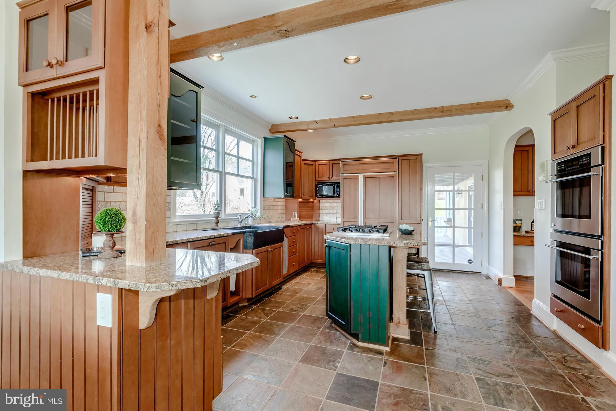 914 Spring Hill Road McLean, VA 22102 - Photo 11 of 30 Kitchen