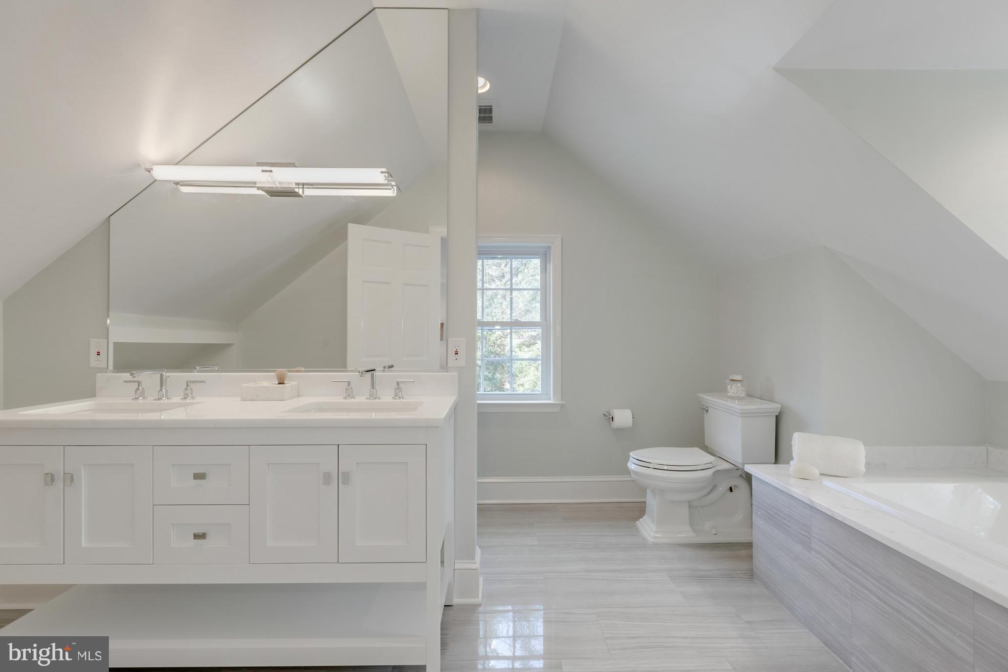 914 Spring Hill Road McLean, VA 22102 - Photo 14 of 30 Master Bathroom
