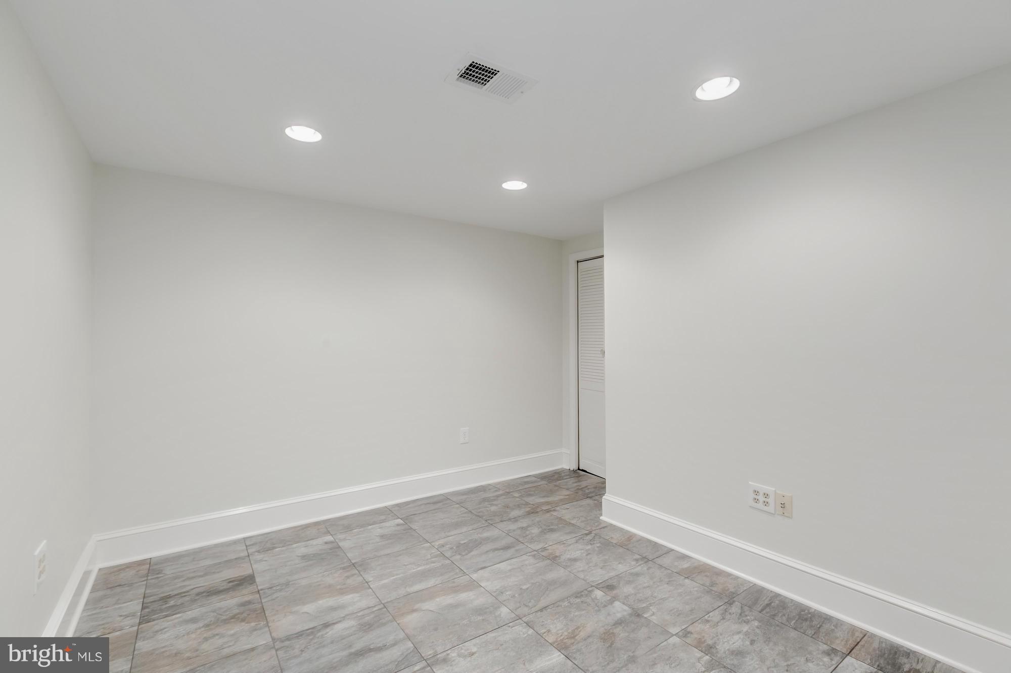 914 Spring Hill Road McLean, VA 22102 - Photo 26 of 30 Den