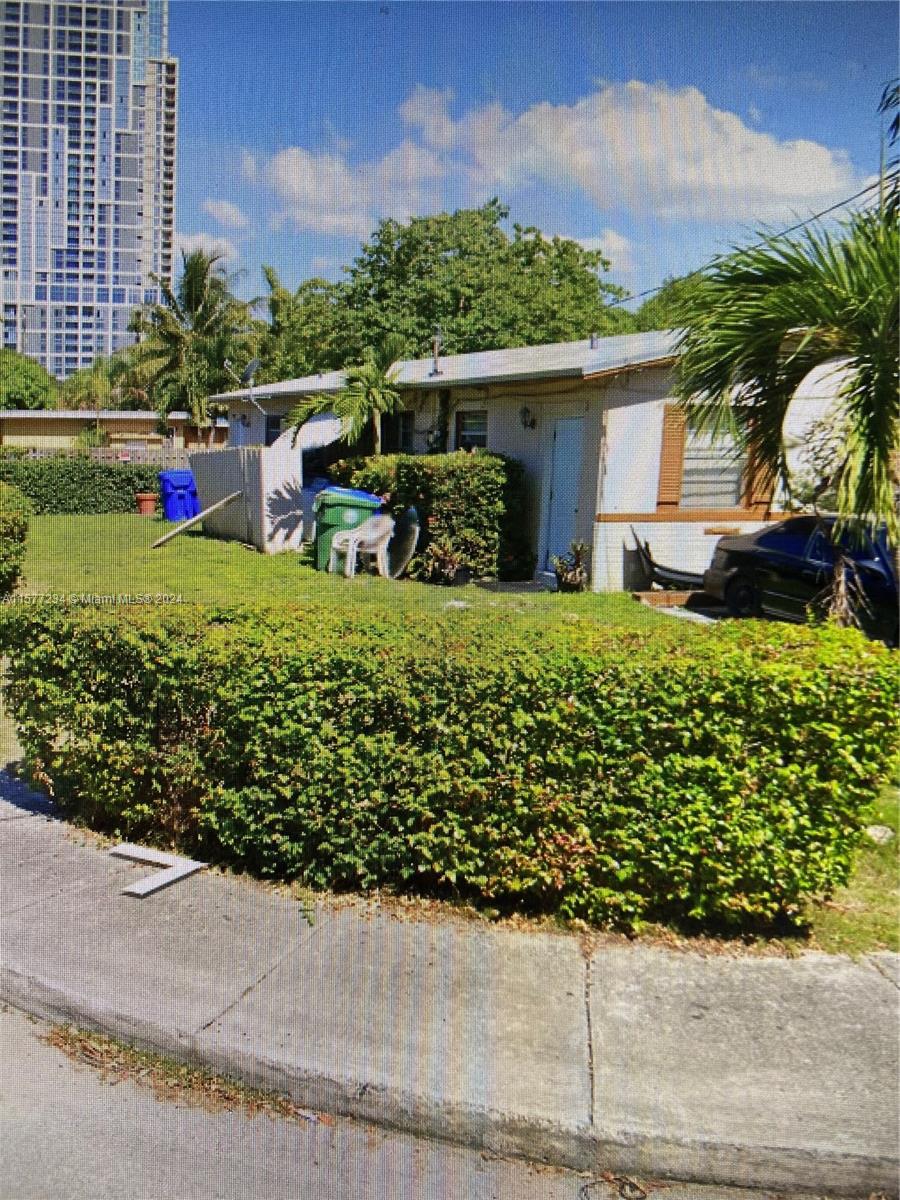 3094 Carter Street Miami, FL 33133 - Photo 2 of 3