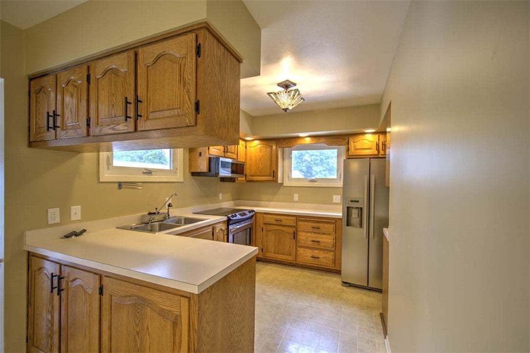 114 Columbus Drive Decatur, IL 62526 - Photo 13 of 32 Gallery Image 13
