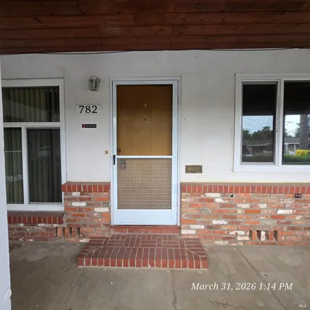 $1,700 | 786 Lovers Lane, Vacaville, CA 95688