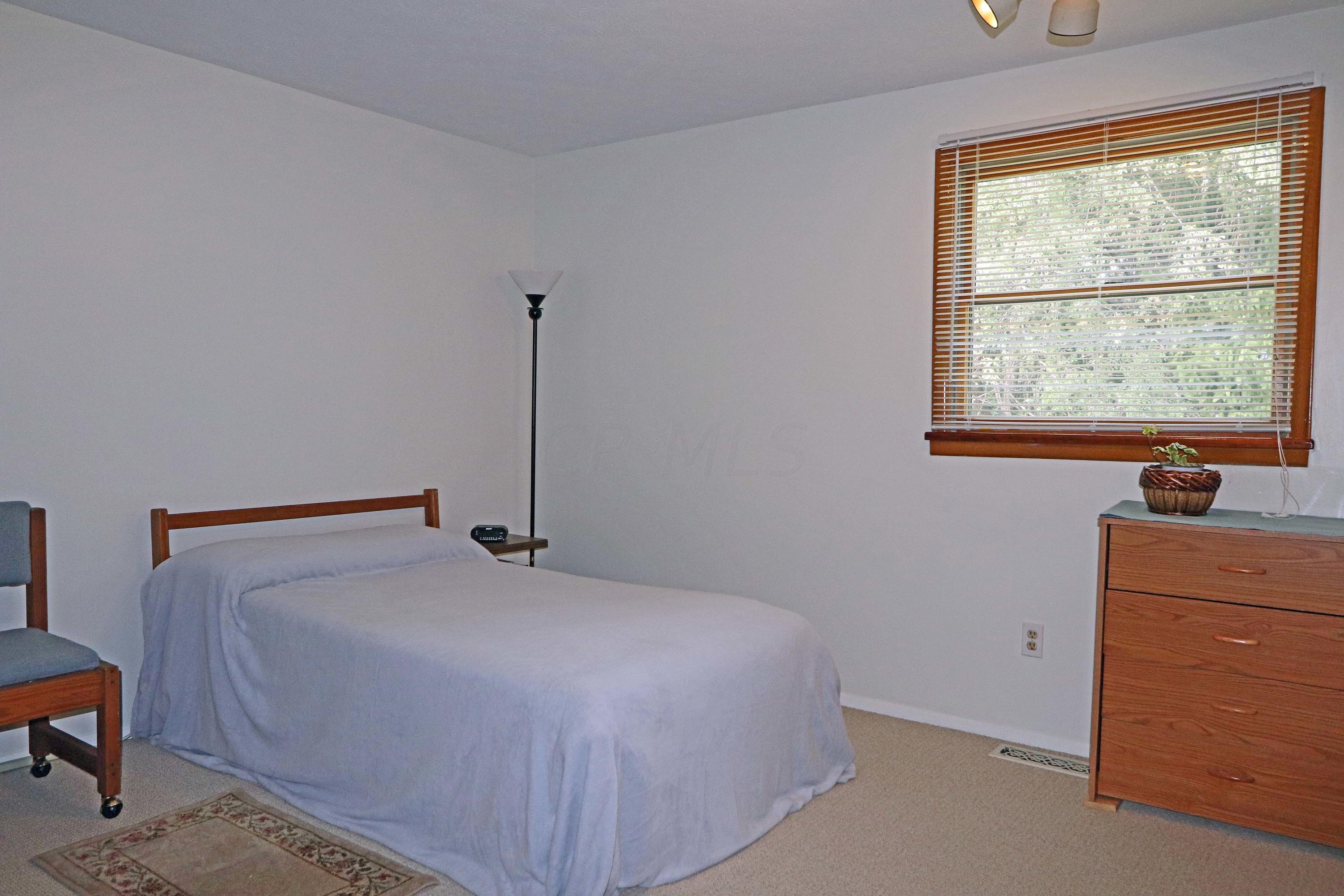 1894 Brookfield Road Columbus, OH 43229 - Photo 16 of 38 Gallery Image 16