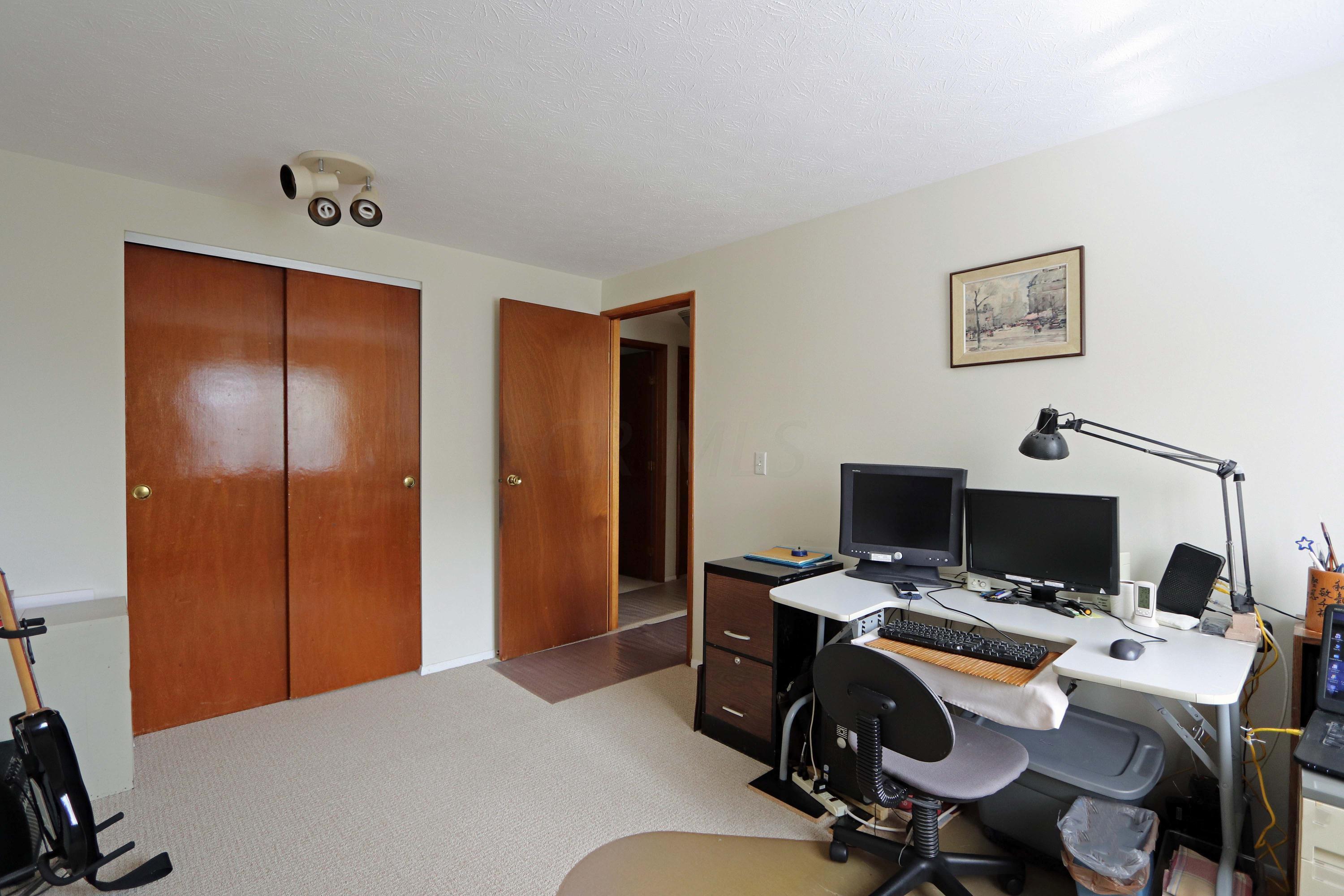 1894 Brookfield Road Columbus, OH 43229 - Photo 19 of 38 Gallery Image 19