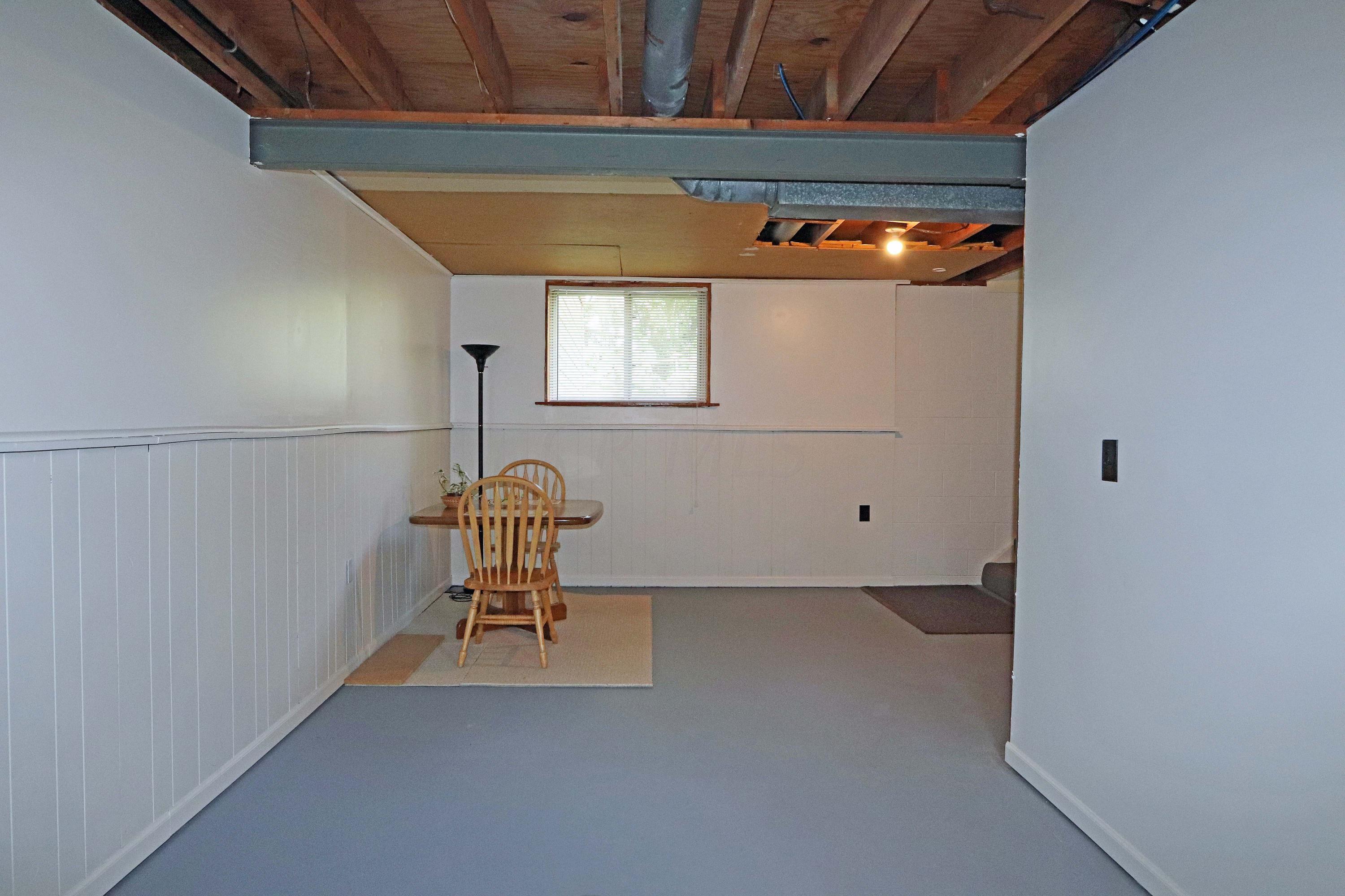 1894 Brookfield Road Columbus, OH 43229 - Photo 25 of 38 Gallery Image 25