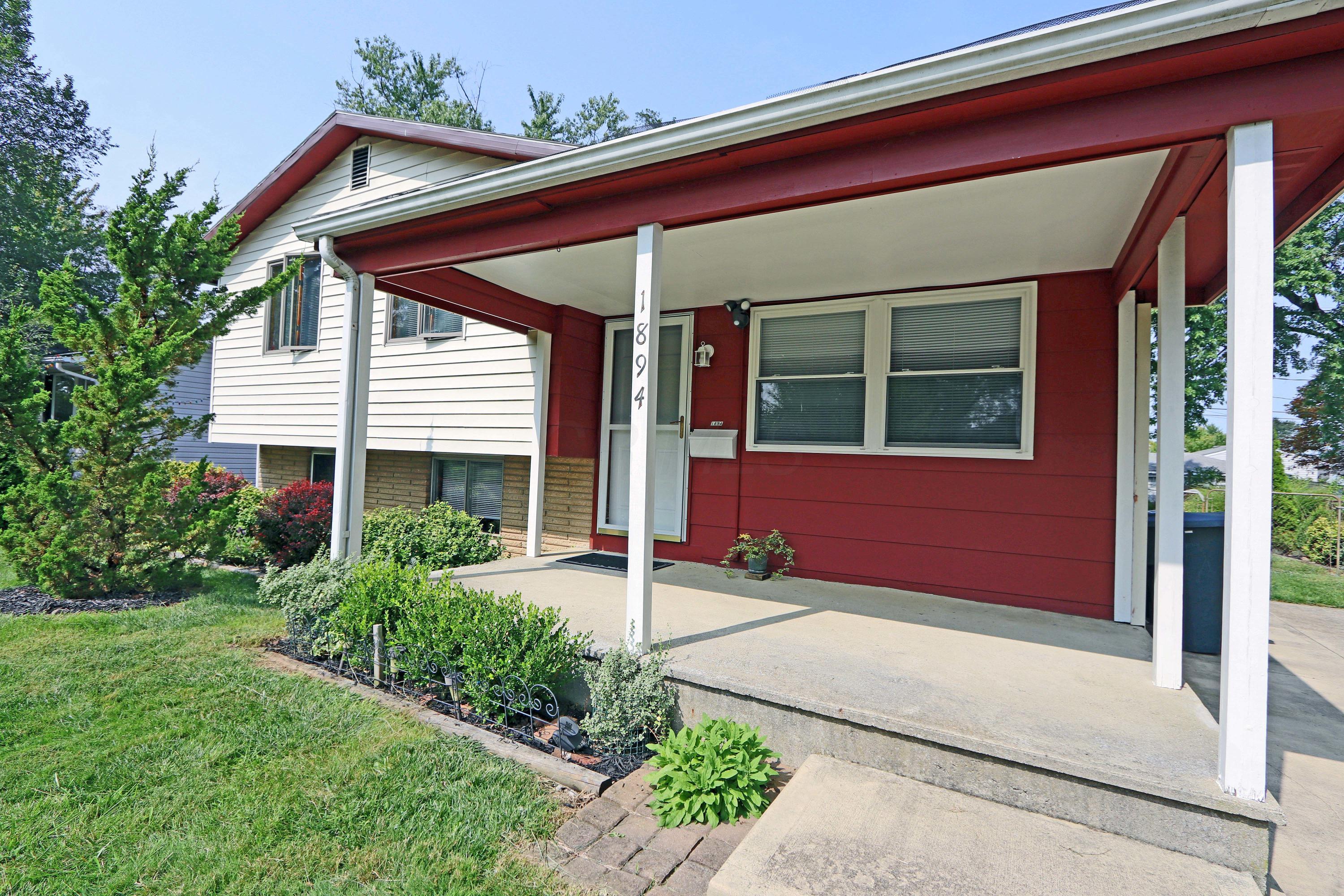 1894 Brookfield Road Columbus, OH 43229 - Photo 3 of 38 Gallery Image 3
