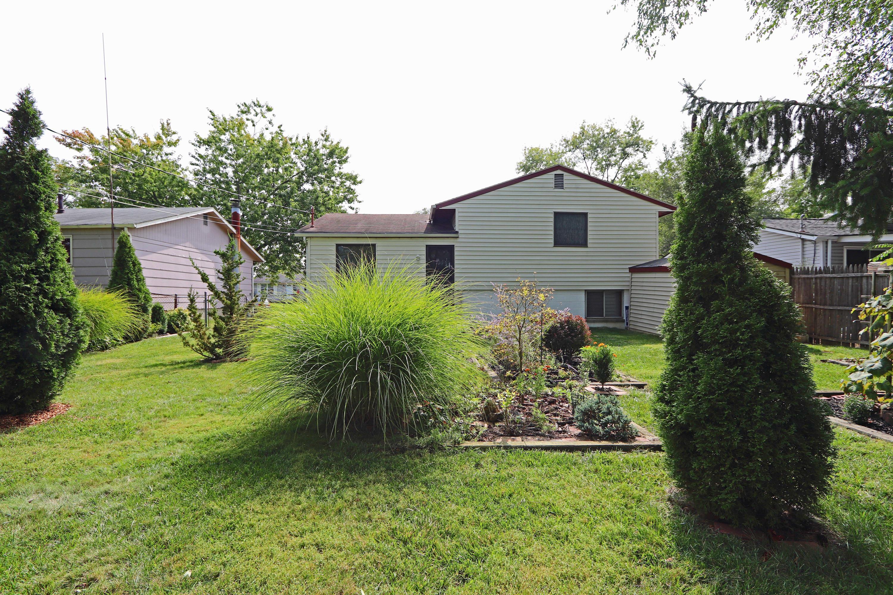 1894 Brookfield Road Columbus, OH 43229 - Photo 32 of 38 Gallery Image 32