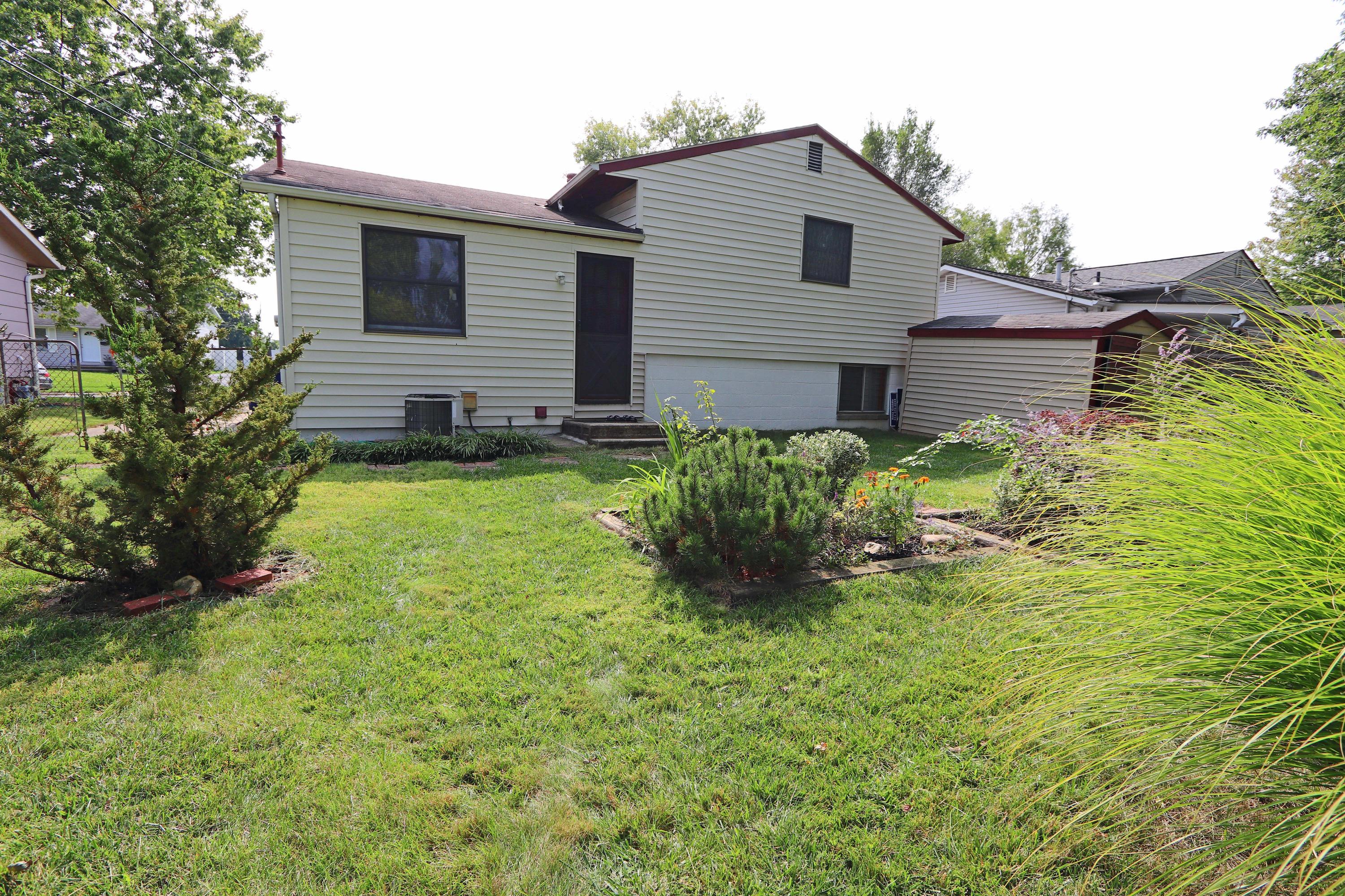 1894 Brookfield Road Columbus, OH 43229 - Photo 33 of 38 Gallery Image 33