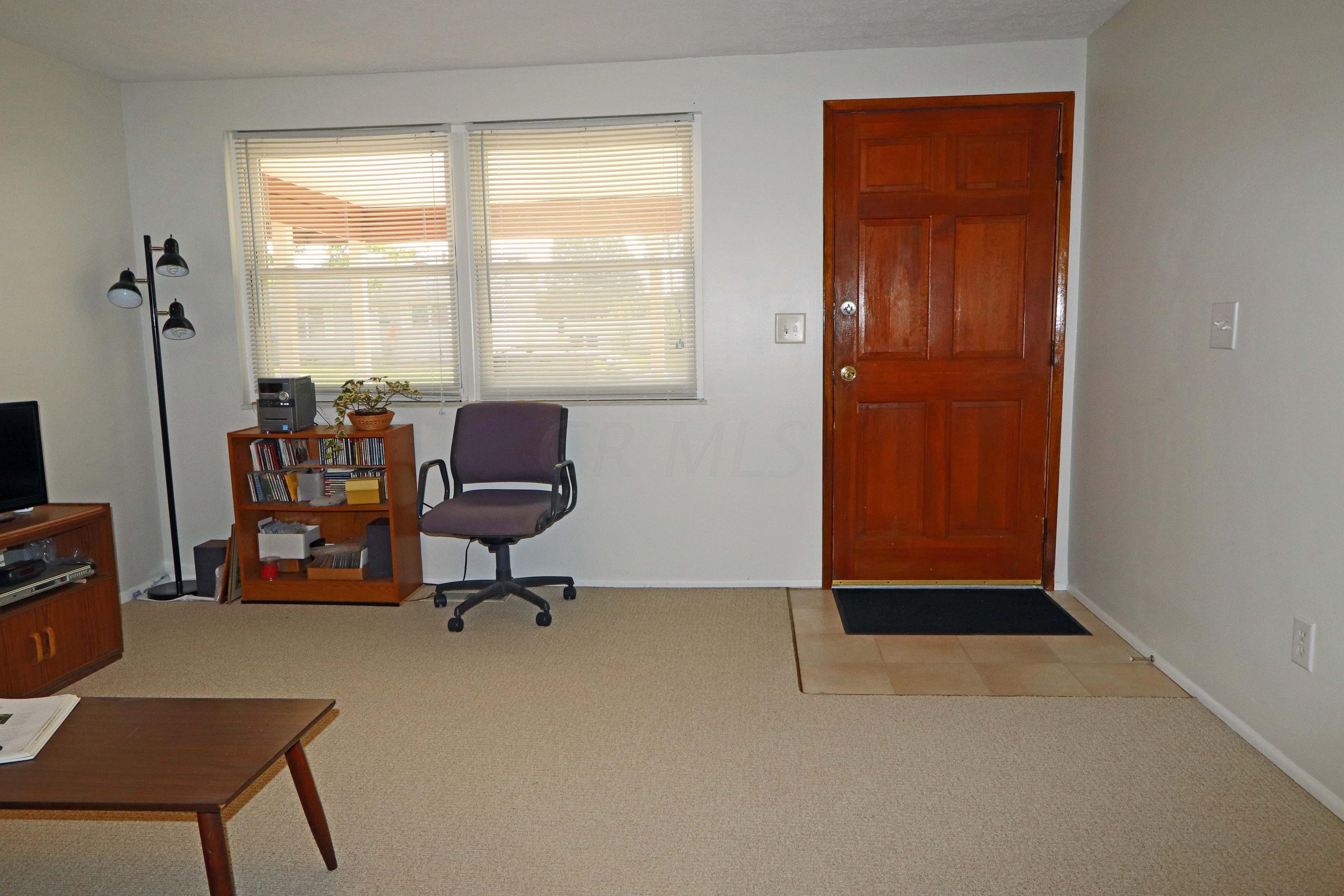 1894 Brookfield Road Columbus, OH 43229 - Photo 5 of 38 Gallery Image 5