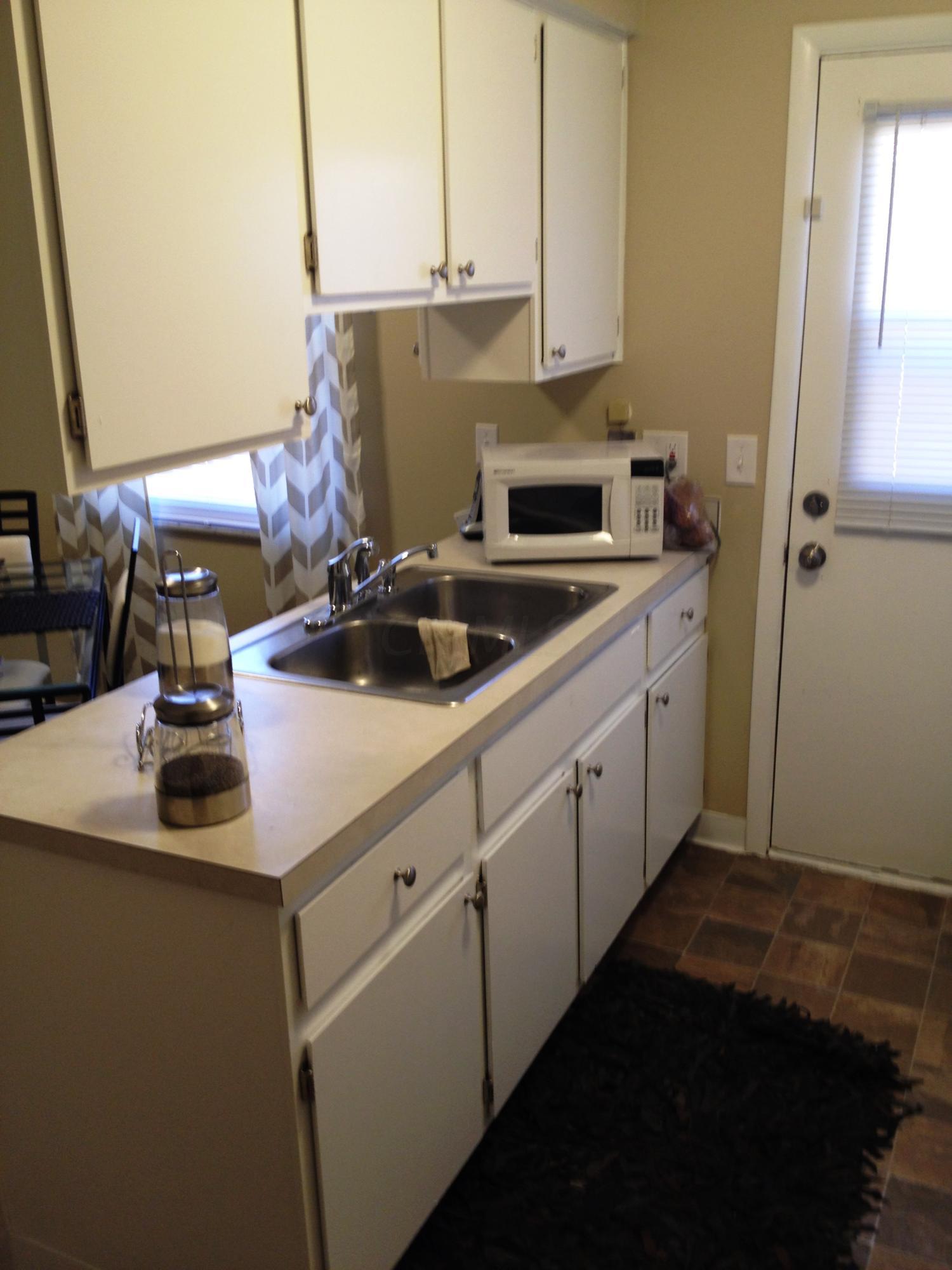 1681 Durbridge Road Columbus, OH 43229 - Photo 4 of 10 Gallery Image 4