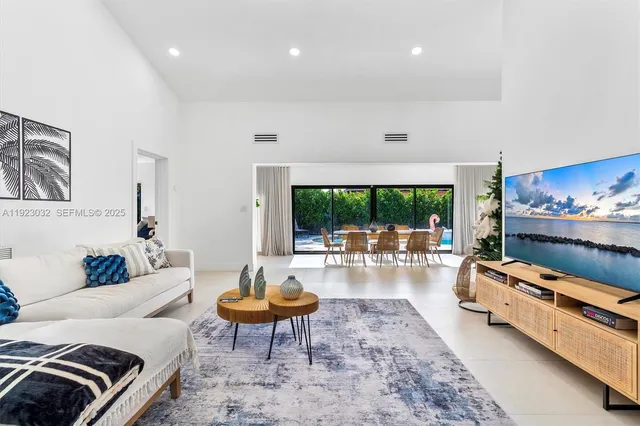 $2,299,000 | 210 Northeast 107th Street, Miami Shores, FL 33161