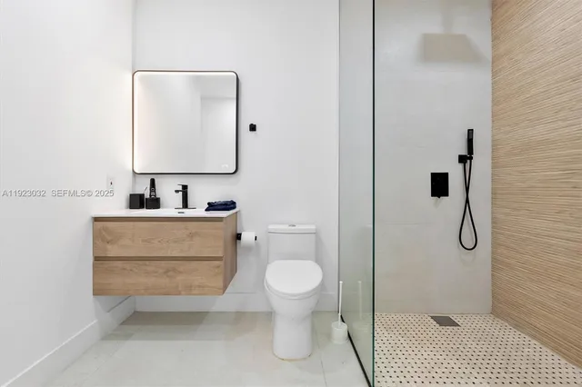 $2,299,000 | 210 Northeast 107th Street, Miami Shores, FL 33161