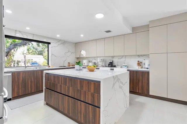 $2,299,000 | 210 Northeast 107th Street, Miami Shores, FL 33161