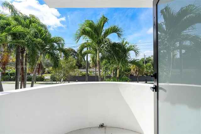 $2,299,000 | 210 Northeast 107th Street, Miami Shores, FL 33161