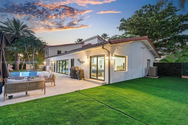 $2,299,000 | 210 Northeast 107th Street, Miami Shores, FL 33161