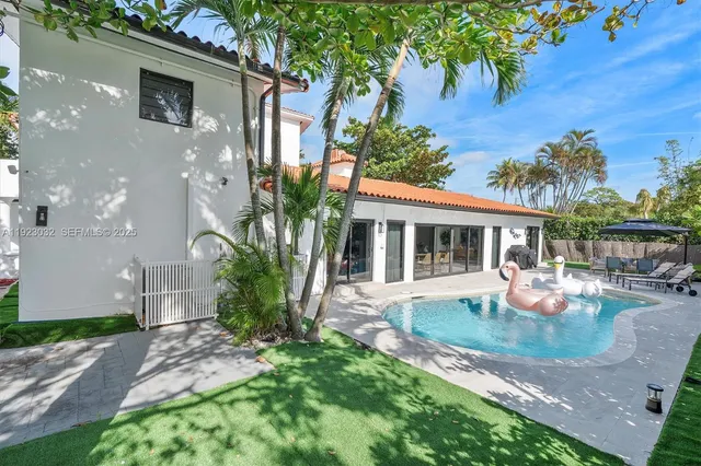 $2,299,000 | 210 Northeast 107th Street, Miami Shores, FL 33161