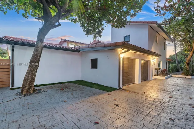$2,299,000 | 210 Northeast 107th Street, Miami Shores, FL 33161