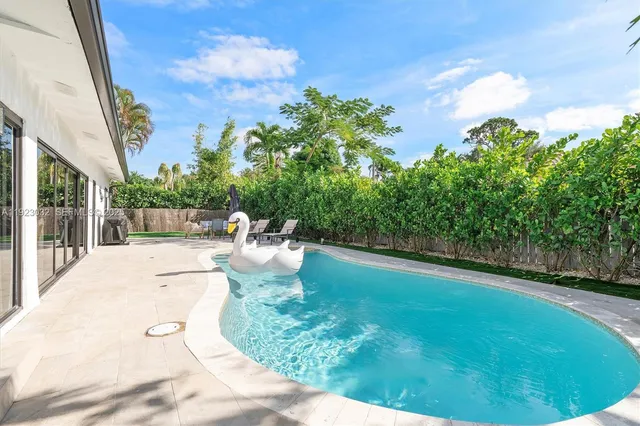$2,299,000 | 210 Northeast 107th Street, Miami Shores, FL 33161
