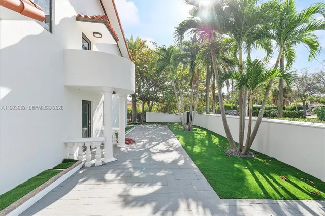 $2,299,000 | 210 Northeast 107th Street, Miami Shores, FL 33161