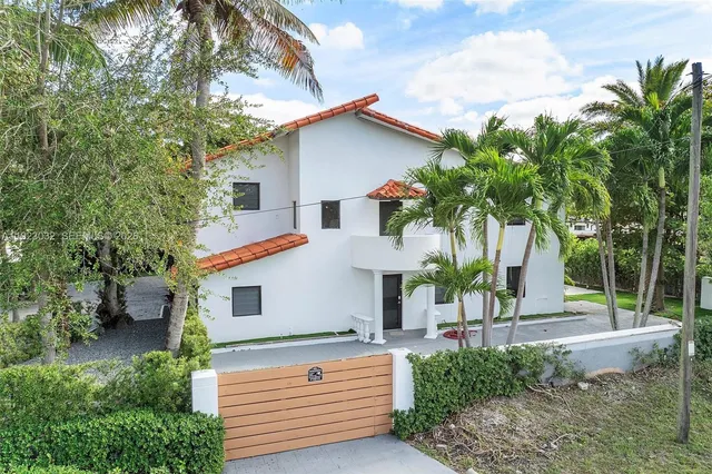 $2,299,000 | 210 Northeast 107th Street, Miami Shores, FL 33161