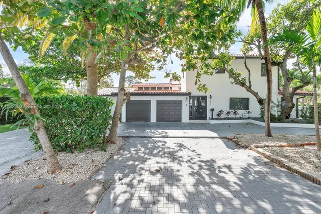$2,299,000 | 210 Northeast 107th Street, Miami Shores, FL 33161