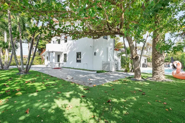 $2,299,000 | 210 Northeast 107th Street, Miami Shores, FL 33161