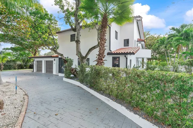 $2,299,000 | 210 Northeast 107th Street, Miami Shores, FL 33161