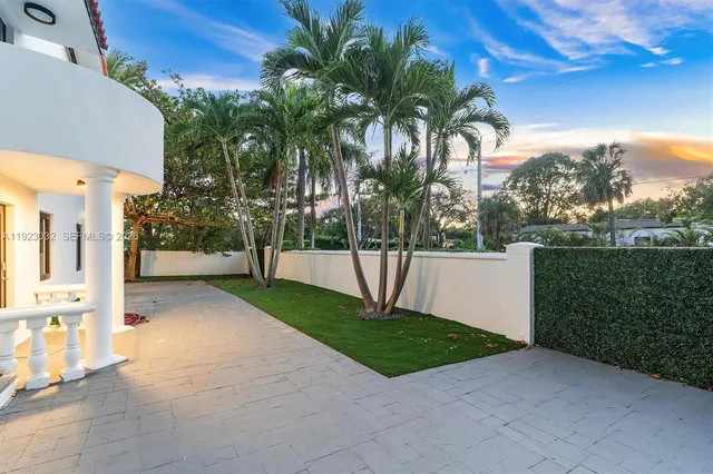 $2,299,000 | 210 Northeast 107th Street, Miami Shores, FL 33161