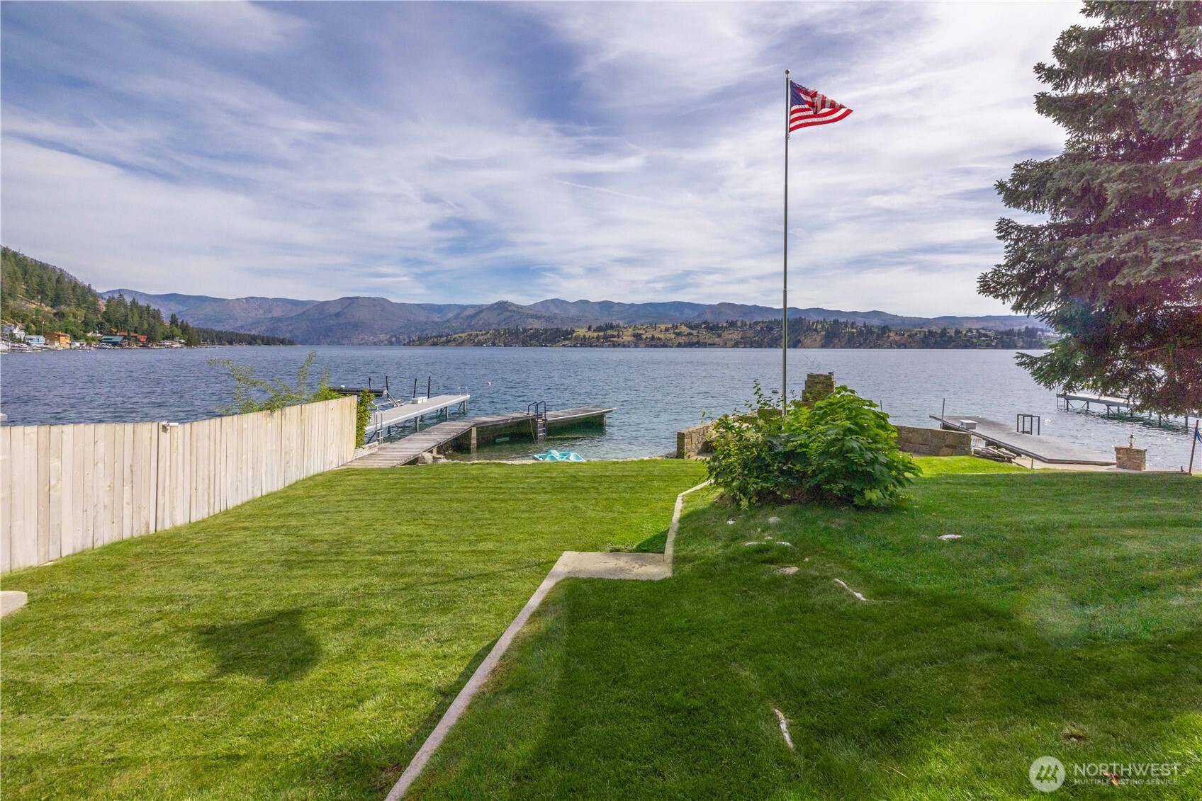 9368 South Lakeshore Road Chelan, WA 98816 - Photo 11 of 39 Gallery Image 11