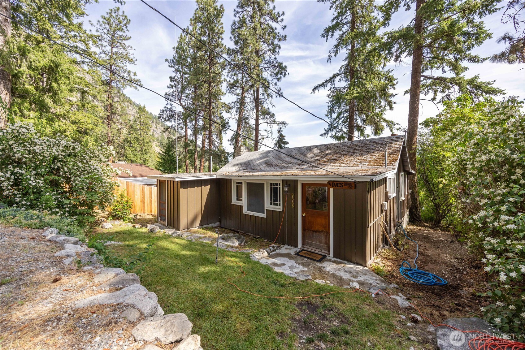 9368 South Lakeshore Road Chelan, WA 98816 - Photo 36 of 39 Gallery Image 36