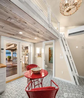 $3,000,000 | 7611 Highway 106, Union, WA 98592