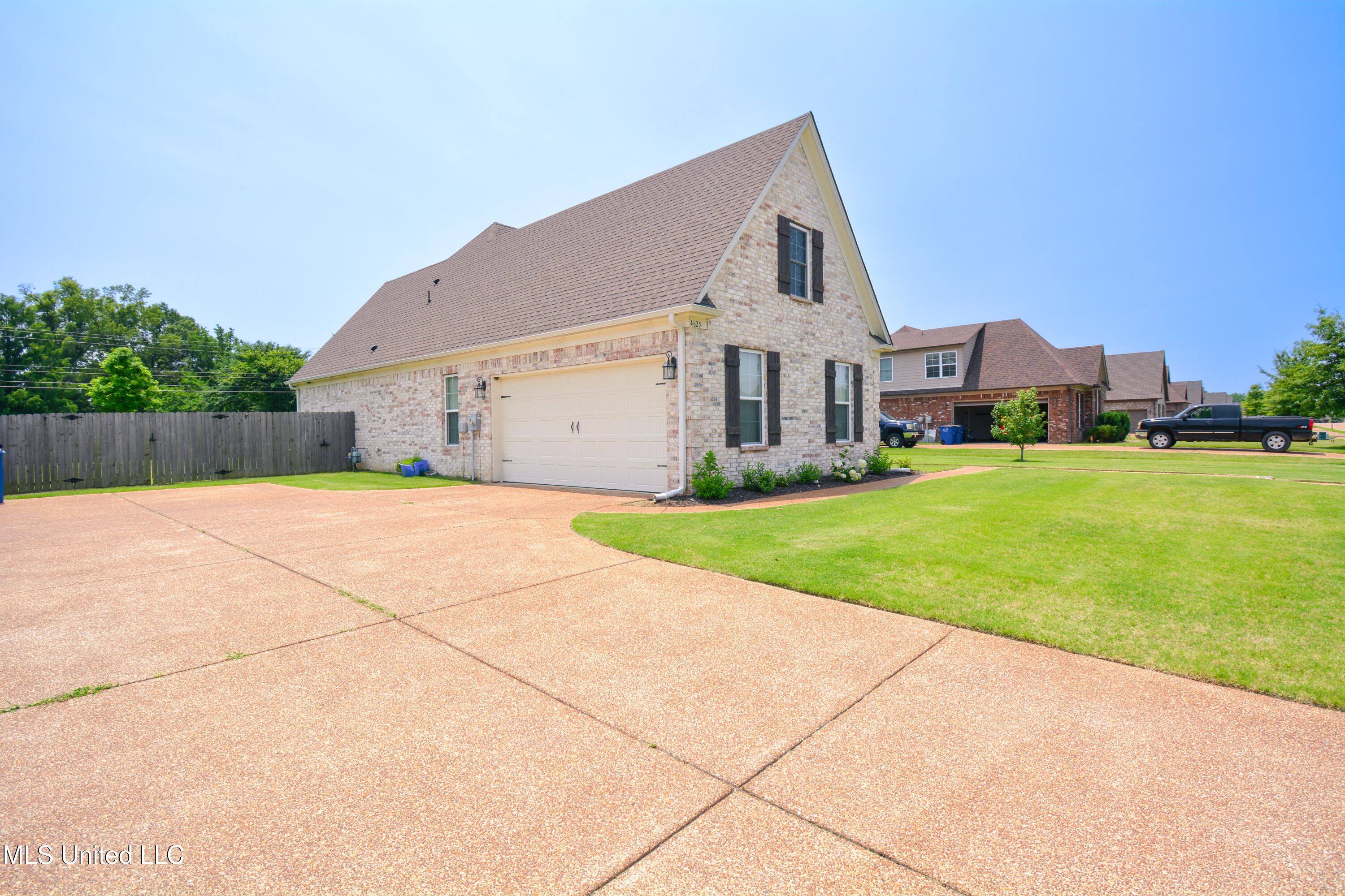 4625 Riva Ridge Drive Olive Branch, MS 38654 - Photo 2 of 34 DSC_0344
