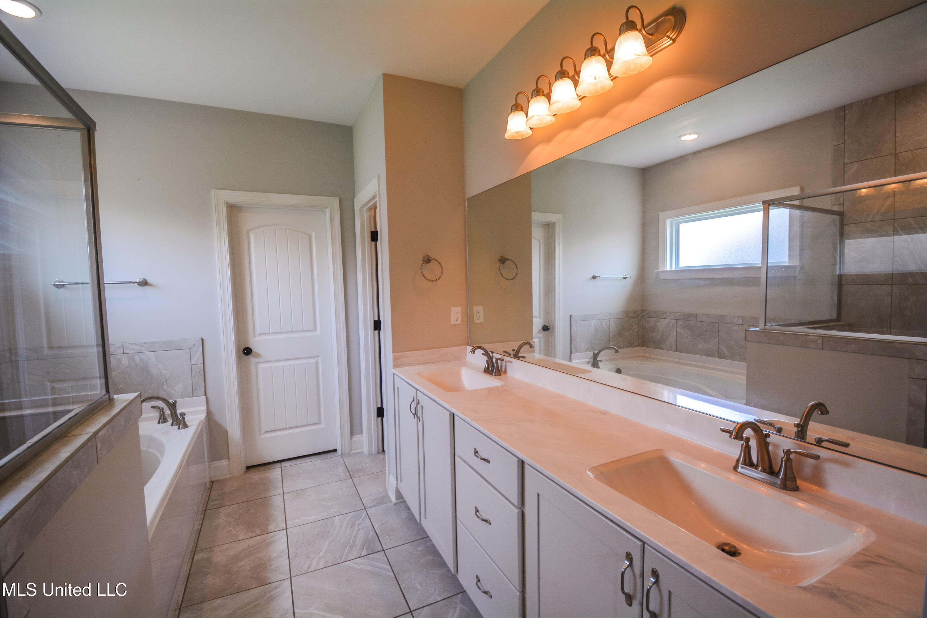 4625 Riva Ridge Drive Olive Branch, MS 38654 - Photo 8 of 34 DSC_0141