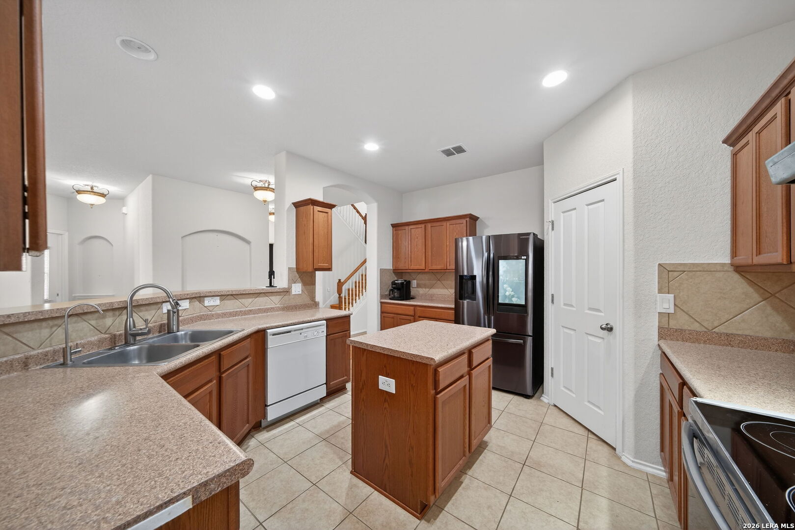 6806 Harbor Fields Converse, TX 78109 - Photo 2 of 38