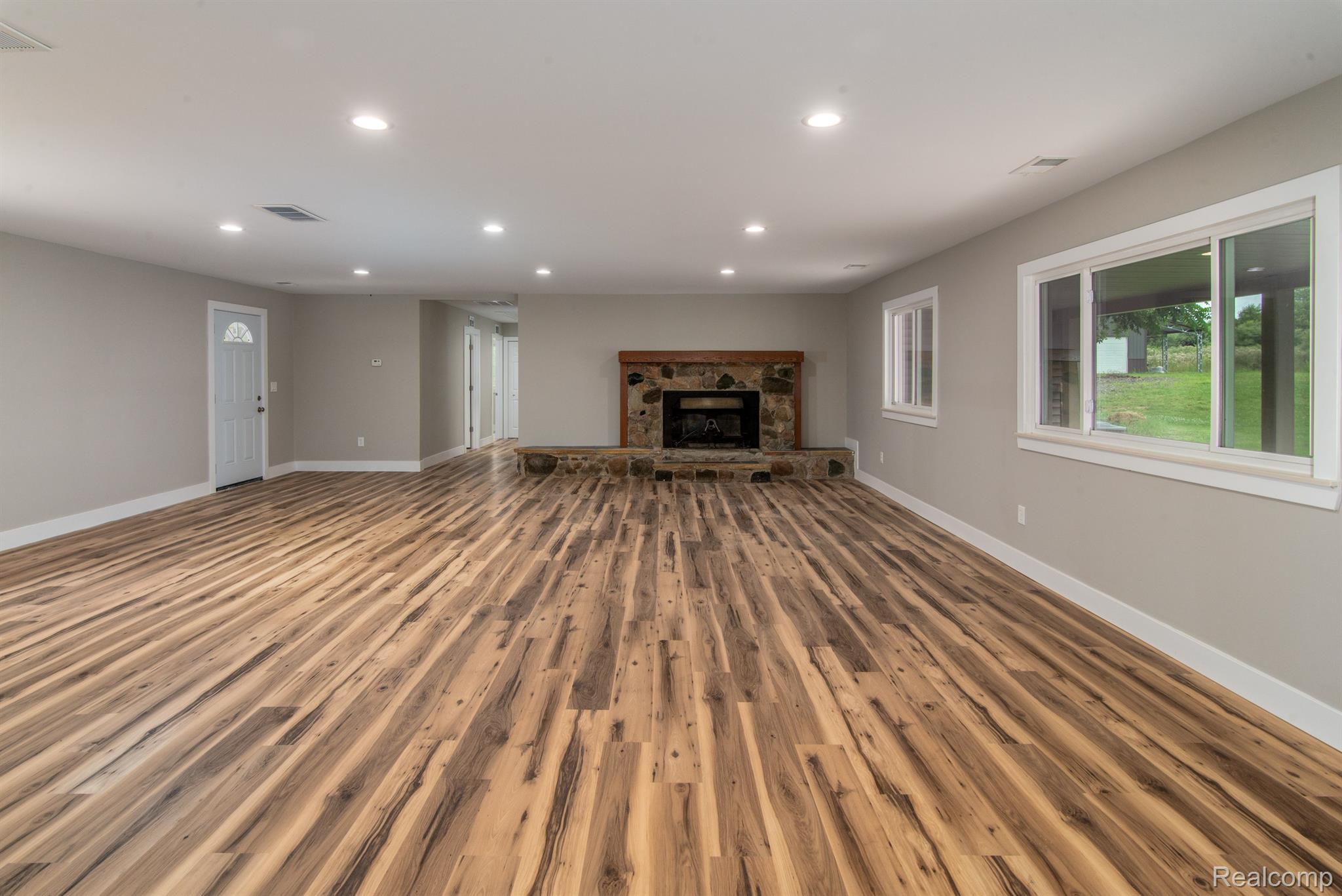 5310 Mack Road Howell, MI 48855 - Photo 10 of 30 Gallery Image 10